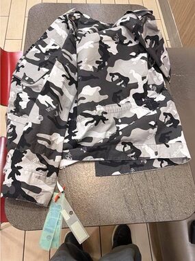 Off-White Men’s Camo Shirt Jacket - White & Gray
